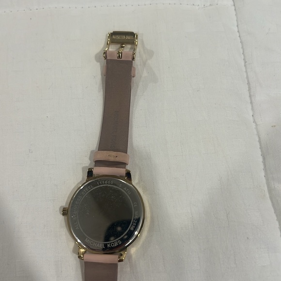Mauve pink Michael Kors watch - Picture 5 of 6